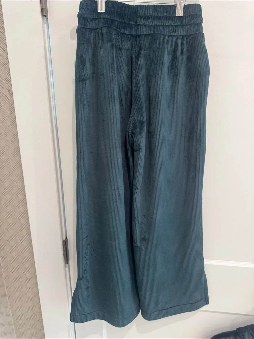 Athleta Girl Cozy Rib Velour Cropped Hoodie & wide leg Sweat pants -dark Green M